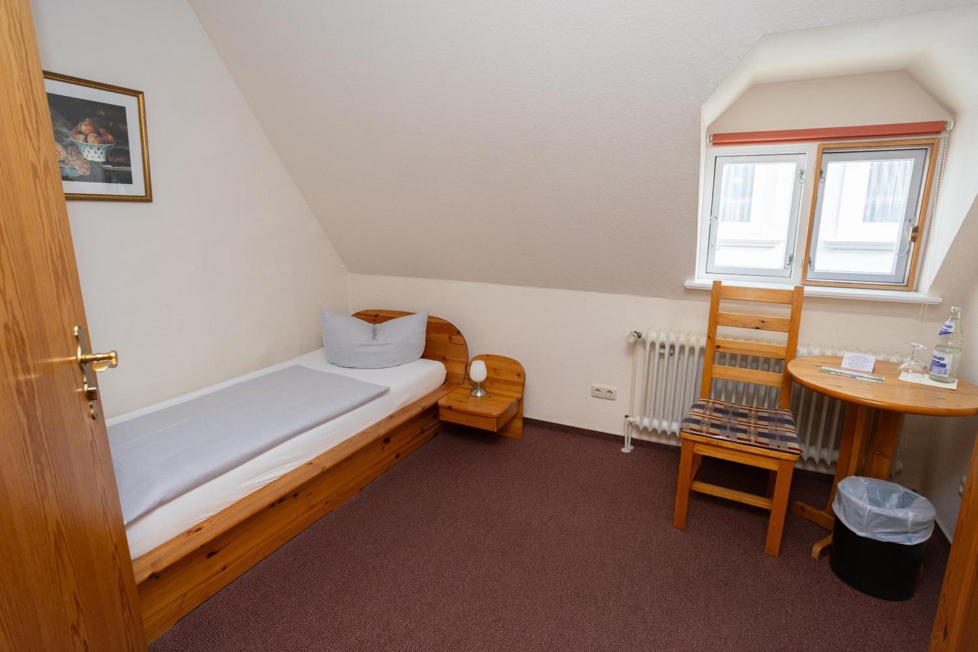 Hotel Zur Linde Мельдорф Экстерьер фото