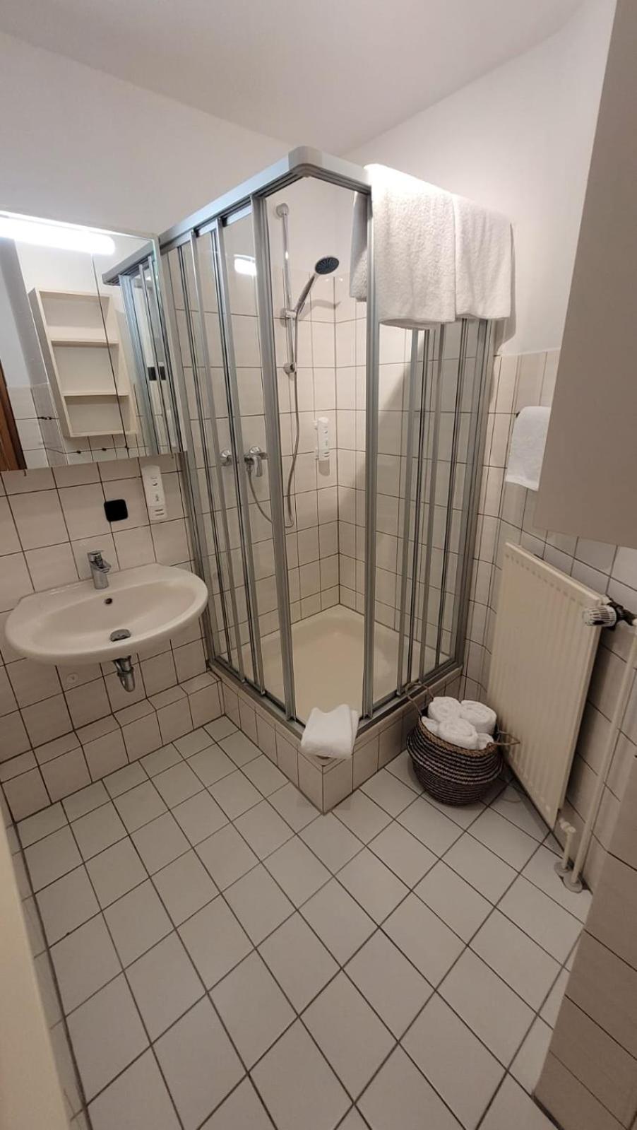 Hotel Zur Linde Мельдорф Экстерьер фото