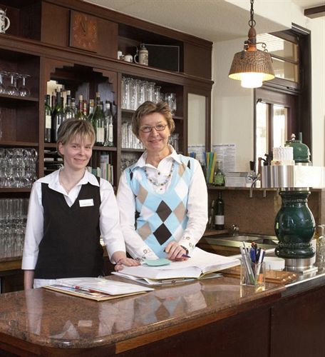 Hotel Zur Linde Мельдорф Экстерьер фото