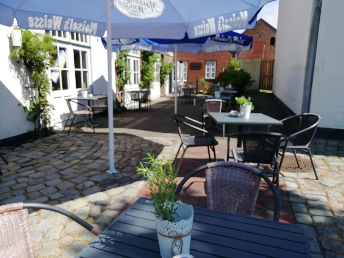 Hotel Zur Linde Мельдорф Экстерьер фото